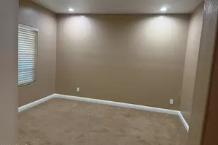 10743 W Desert Elm Ln, Peoria, AZ 85383 - Photo 4