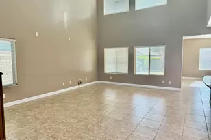 10743 W Desert Elm Ln, Peoria, AZ 85383 - Photo 10