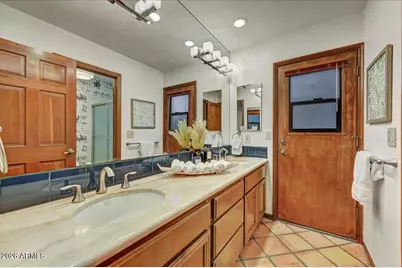 2550 E Denton Lane, Phoenix, AZ 85016 - Photo 24