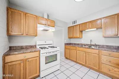 837 E Alice Avenue #B, Phoenix, AZ 85020 - Photo 6