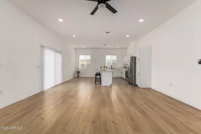 11415 N 58th Drive, Glendale, AZ 85304 - Photo 8