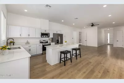 11415 N 58th Drive, Glendale, AZ 85304 - Photo 12