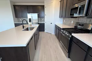 22392 W Monona Ln, Surprise, AZ 85387 - Photo 6