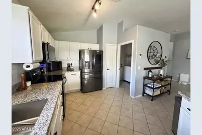 6803 W Caribbean Lane, Peoria, AZ 85381 - Photo 10