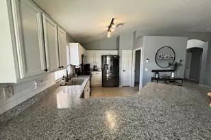 6803 W Caribbean Ln, Peoria, AZ 85381 - Photo 8