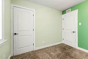 409 E Pegasus Dr, Tempe, AZ 85283 - Photo 22