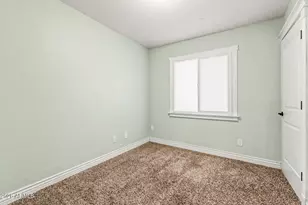 409 E Pegasus Dr, Tempe, AZ 85283 - Photo 22