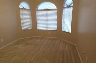 3212 E Kerry Ln, Phoenix, AZ 85050 - Photo 2