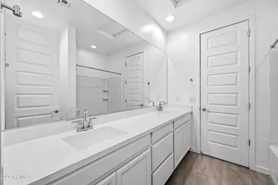 1627 W Estes, Phoenix, AZ 85041 - Photo 20