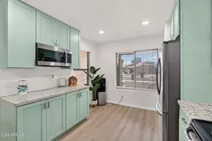 10830 W Louise Dr, Peoria, AZ 85373 - Photo 10