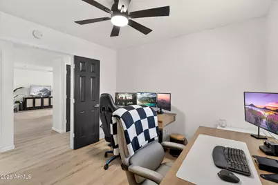 10830 W Louise Drive, Peoria, AZ 85373 - Photo 6