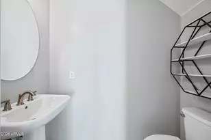 3030 N 38th St, Phoenix, AZ 85018 - Photo 12