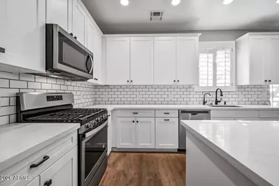 3030 N 38th Street #122, Phoenix, AZ 85018 - Photo 10