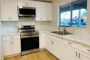 3826 W Flynn Ln, Phoenix, AZ 85019 - Photo 2