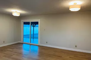 3826 W Flynn Ln, Phoenix, AZ 85019 - Photo 8