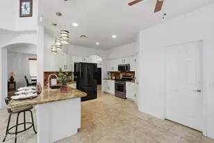 6843 S 26th St, Phoenix, AZ 85042 - Photo 2