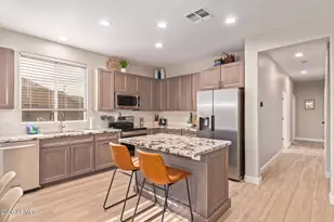 139 E Gail Dr, Gilbert, AZ 85296 - Photo 4