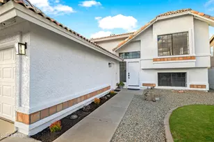 2846 E Redwood Ln, Phoenix, AZ 85048 - Photo 2