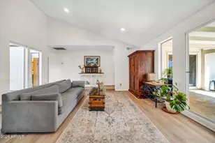 2443 W Crocus Dr, Phoenix, AZ 85023 - Photo 12