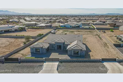 20207 W Whitton Court, Buckeye, AZ 85396 - Photo 4