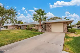 9402 W Long Hills Dr, Sun City, AZ 85351 - Photo 4