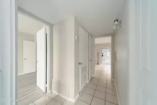 2416 E Clarendon Ave, Phoenix, AZ 85016 - Photo 6