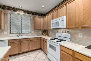 8975 W Clara Ln, Peoria, AZ 85382 - Photo 6