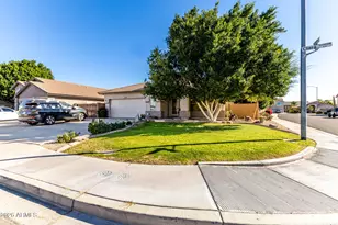 8975 W Clara Ln, Peoria, AZ 85382 - Photo 8