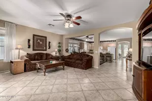 8975 W Clara Ln, Peoria, AZ 85382 - Photo 10