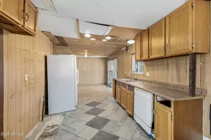 456 S Lawson Dr, Apache Junction, AZ 85120 - Photo 8