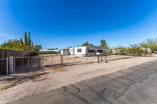 456 S Lawson Dr, Apache Junction, AZ 85120 - Photo 36