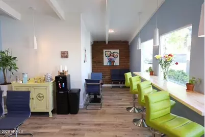 214 E Monterey Way, Phoenix, AZ 85012 - Photo 2