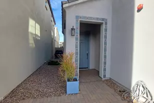 290 E Markwood Dr, Chandler, AZ 85286 - Photo 2