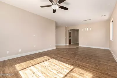 10625 E Knowles Avenue, Mesa, AZ 85209 - Photo 4