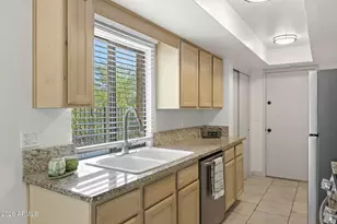 10425 N 10th Pl, Phoenix, AZ 85020 - Photo 12