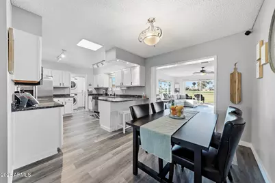 10804 W Cameo Drive, Sun City, AZ 85351 - Photo 8