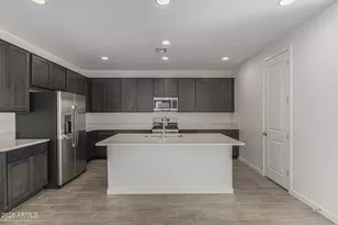 12361 W Pkwy Ln, Avondale, AZ 85323 - Photo 6