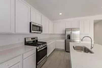 12377 W Parkway Lane, Avondale, AZ 85323 - Photo 8