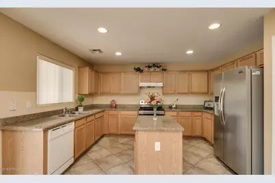 16291 W Yucatan Drive, Surprise, AZ 85379 - Photo 10