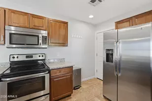 18815 N 22nd Ln, Phoenix, AZ 85027 - Photo 10