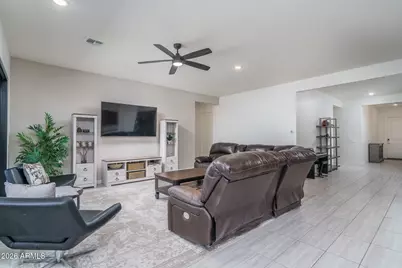 7250 N 80th Lane, Glendale, AZ 85303 - Photo 10