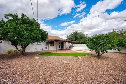 8701 E Bonnie Rose Avenue, Scottsdale, AZ 85250 - Photo 16