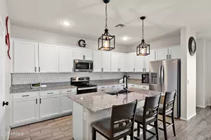 242 W Pacific Dr, Casa Grande, AZ 85122 - Photo 2