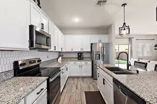 242 W Pacific Dr, Casa Grande, AZ 85122 - Photo 4