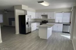 639 W Grove Cir, Mesa, AZ 85210 - Photo 2