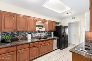 12236 N Pebble Beach Dr, Sun City, AZ 85351 - Photo 8