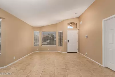 8364 W Stella Way, Glendale, AZ 85305 - Photo 10