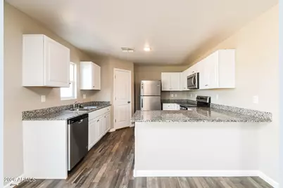 8764 W Reventon Drive, Arizona City, AZ 85123 - Photo 6