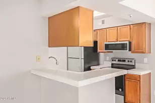 10610 S 48th St, Phoenix, AZ 85044 - Photo 16