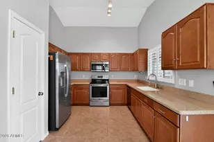 662 S 233rd Ln, Buckeye, AZ 85326 - Photo 16